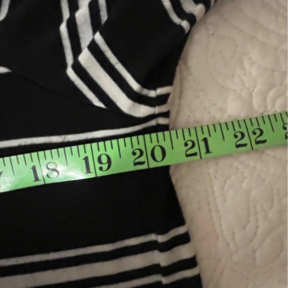 Elliott Lauren Black and White Striped button up Tunic, size M - Picture 5 of 6